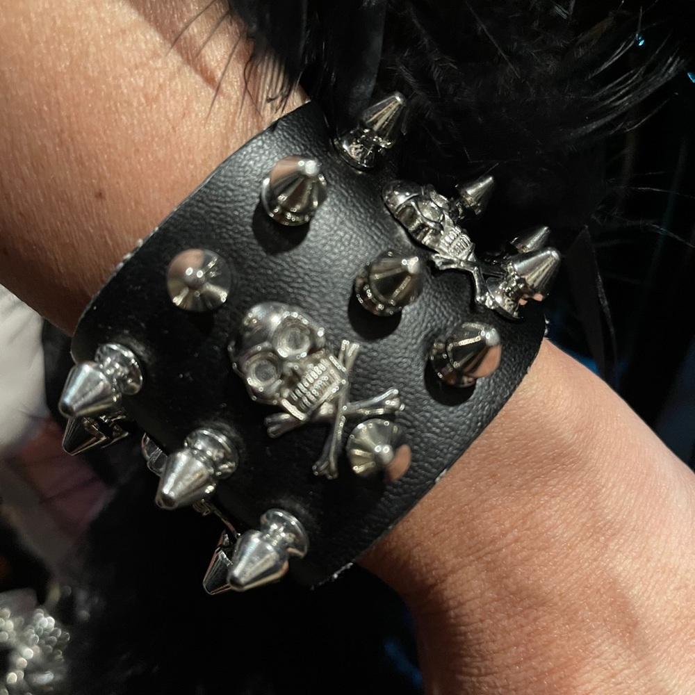 Dolls kill Cuff